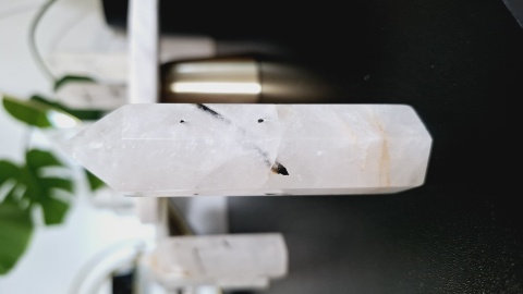 Kryształ górski z turmalinem