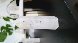 Kryształ górski z turmalinem